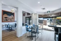 Comfort Inn & Apartments Northgate Airport - Airport Shuttle