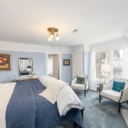 Nantucket Whale Inn, Half Moon Bay
