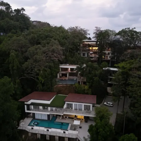 Vista Ocean Suites