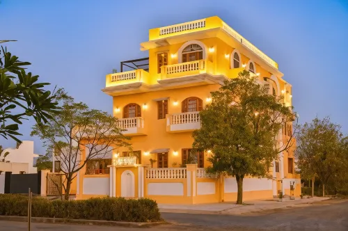 Tryambakam Villa - breakfast