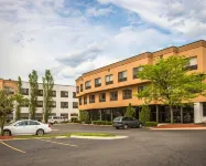 American Inn & Suites - parking