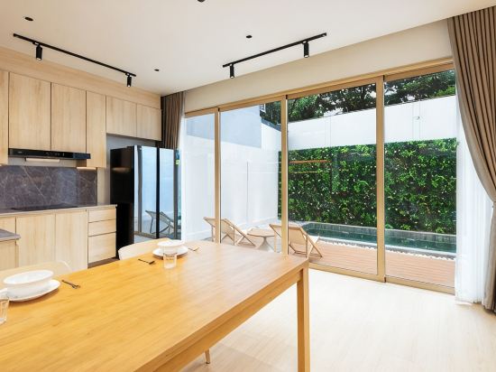 Spacious 4BR Muji Home With Loft & Pool in Ekkamai