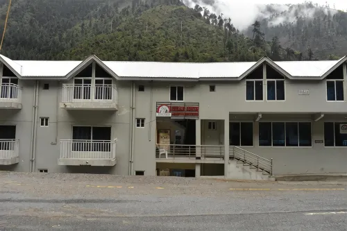 Cedar Vista Hotel - 2-Star