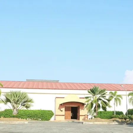 Dottie's Place Hotel & Restaurant