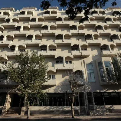 Ambassadeurs Hôtel Hotels near Belvedre Parc