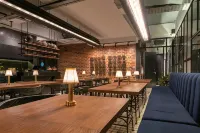 巴揚酒店 - 停車場