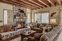Lake Home in the Pines with a Dodger history - 부티크