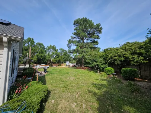 Sam's Place.  Updated Listing!  Relax in the Hot Tub after a Day of Golf!