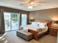 Beach Boating Paradise-Heated Pool,2 King Suites,90ft Dock,Game Room,Bikes,5Star