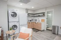Luxury Centrally-Located 1Br/1BA Basement Apartment with Gym and W/D in Unit - 3 étoiles