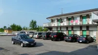 Tropicana Inn - Motels