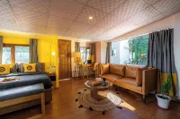 The Hosteller Mussoorie, Mall Road