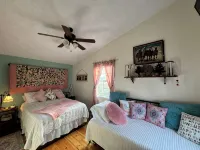 Unique Country Farmhouse with Beautiful Courtyard - Wifi