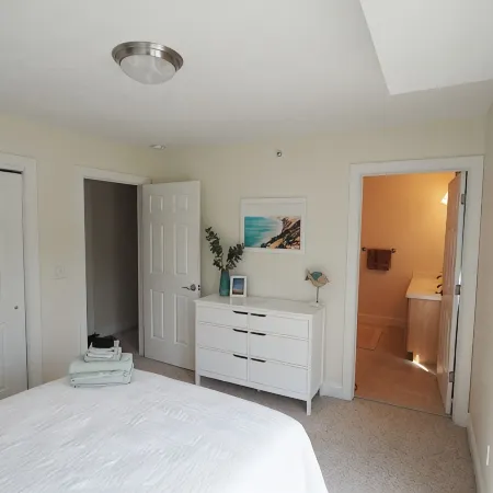 Relaxing Traverse City Condo near beaches and Town.