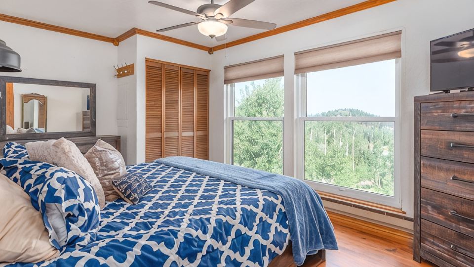Brian Head Ski Condo, 2 Bed, 2 Bath, Pool, Jacuzzi, Main Building, Elevator