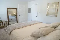 Walk to Beach! King Size Condo! - 4つ星