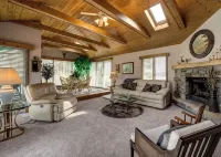 Cozy 3 bedroom house - 2 min drive to downtown Fish Creek - 3 stjerner