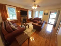 Charismatic 4-bedroom home on the New River
