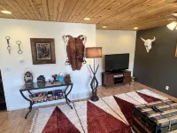 Charming 3 bedroom home minutes away from Deadwood! - Wifi