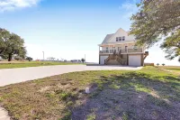 Beach Views, Heated Pool/Spa, Fire Pit, & Golf Green and walkable to downtown! - ติดทะเล