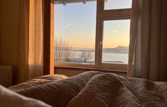 * Fisherman’s Cottage * with River Views