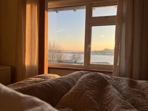 * Fisherman’s Cottage * with River Views - 3-Star