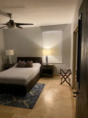 Walk to Beach and Restaurants Bars  and Full Power Generator Free Gated Parking - 2つ星