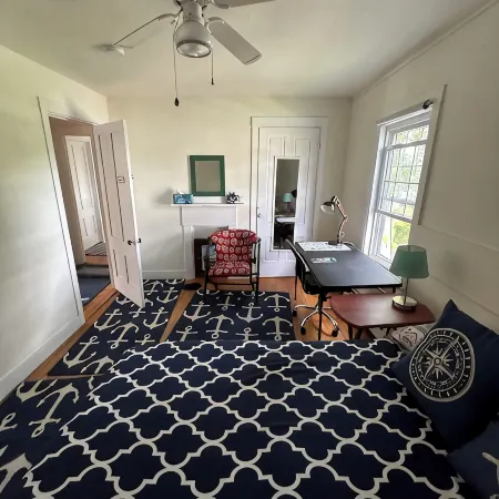 Guest Room + Bath in Bath Authenticity. Value. Large Yard. Walk to Everything. Hotels in Bath