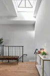 Cozy 3Br Stylish Home Near Bus+Path Access to NYC Metlife with Skylight Family - 4-Star