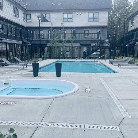 Joe’s Brand New 2 King Bedrooms Townhome in Canmore (License: Res-10681)