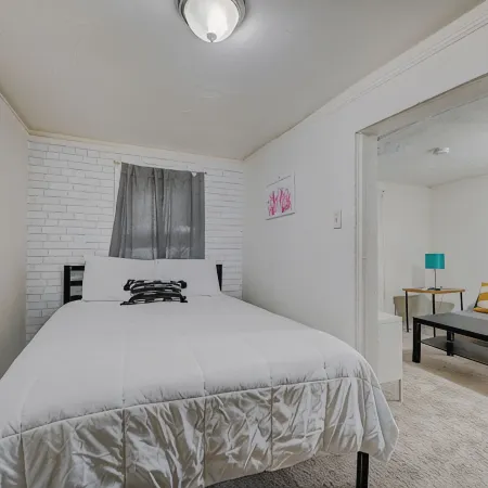 Milwaukee 1BR Bungalow with free parking