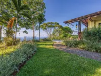 Incredible Ocean Views, Private Pool, Fully Equipped Villa in a Gated Community Hotels in Osa