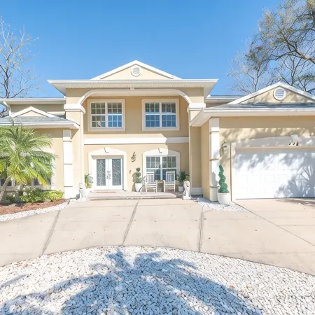7Bd 6BA, Pool&Spa, Walk to Beach, PutPut, Dream Backyard, 10 Min. to Downtown!