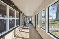Lakefront Log Cabin - Private Pier & 4 Kayaks! - 3-Star
