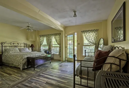 Sylvan Falls Mill B&B - 3-Star
