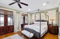 Gulf Side in RB-   Beach Access - 2 Min to Beach or Town- Bikes- Amsler Cottage - 5-Star