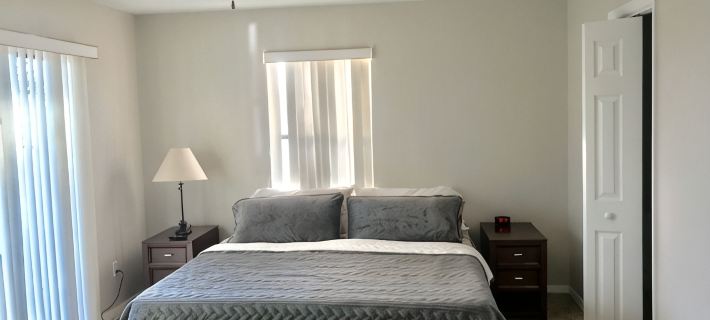 Spacious king size bed beach side and sunny Hotels in St. Augustine Beach