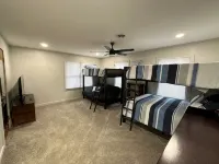Updated 3 bedroom lakefront home offers privacy and comfort w dock on Grand Lake - 3 étoiles