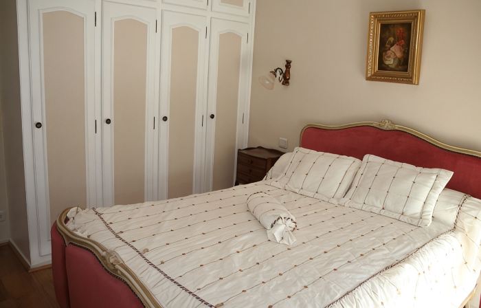 Superb apartment, downtown, private parking, quiet with elevator