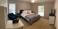 Elm Lodge - Lake House w/ Pool, Dock, 100' Lake Front, Large Yard w/ Great Views - 私人泳池