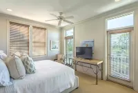* Gorgeous Bay Views, 2 Incredible Community Pools, Pet Friendly, Sleeps 1 - 4-Star