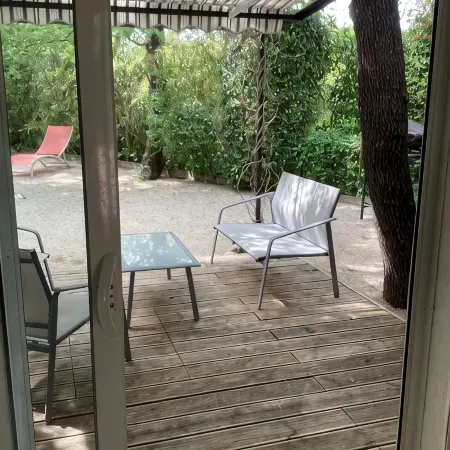 Studio Avec Terrasse et Pergola Dans Propriété Calme et Sécurisée