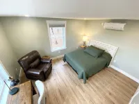 Spacious 2 Bedroom Apartment on Rural, Wooded Property.  King Bed - 4-Star