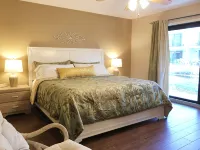 Just Updated - Beach Side Spacious Ground Floor Flat Condo - steps to the beach! - 3성급