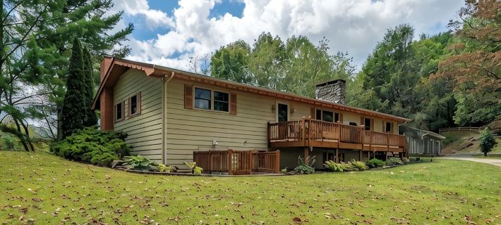 Top of the Lake. Unbelievable View of Lake and Surrounding Mountains. Private. Hotels in Carter County