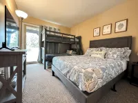 Coastal Soul - Beach block, on cul-de-sac street, pet friendly. - balcony