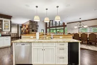 Luxury Lodge Sleeps 26 Comfortably at Sapphire Valley Resort - Boutique