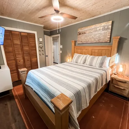 Get Cozy & take in the beauty of Groundhog Mountain @ the Cozy Doe! Hotels in Patrick County