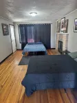 Charming 3-bedroom house in very quiet neighborhood with AC and WiFi. - 民泊