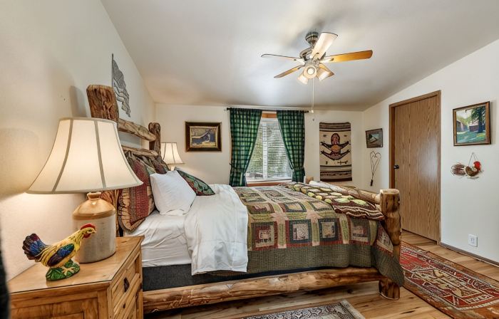 'RIVER HAVEN' is a serene riverside cabin on the Rogue River